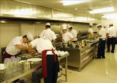 经营管理:餐饮总监、行政总厨、厨师长必读篇