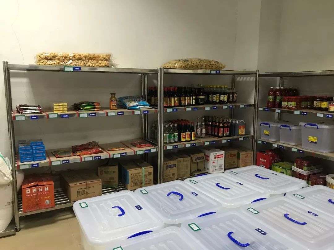 舌尖安全 重视源头——延奎实小食品安全管理人员赴厦门利生餐饮公司考察餐饮管理